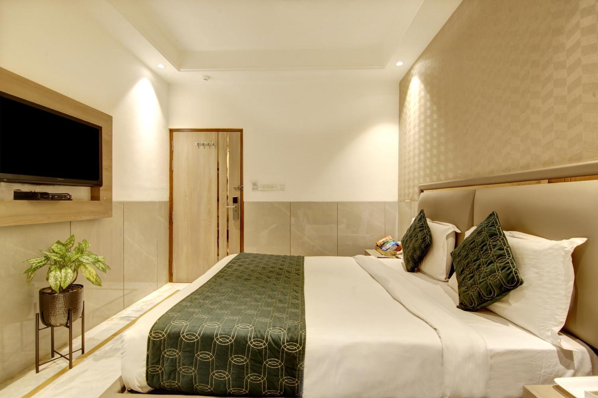 Hotel International Inn - Near Delhi Airport Új-Delhi Kültér fotó