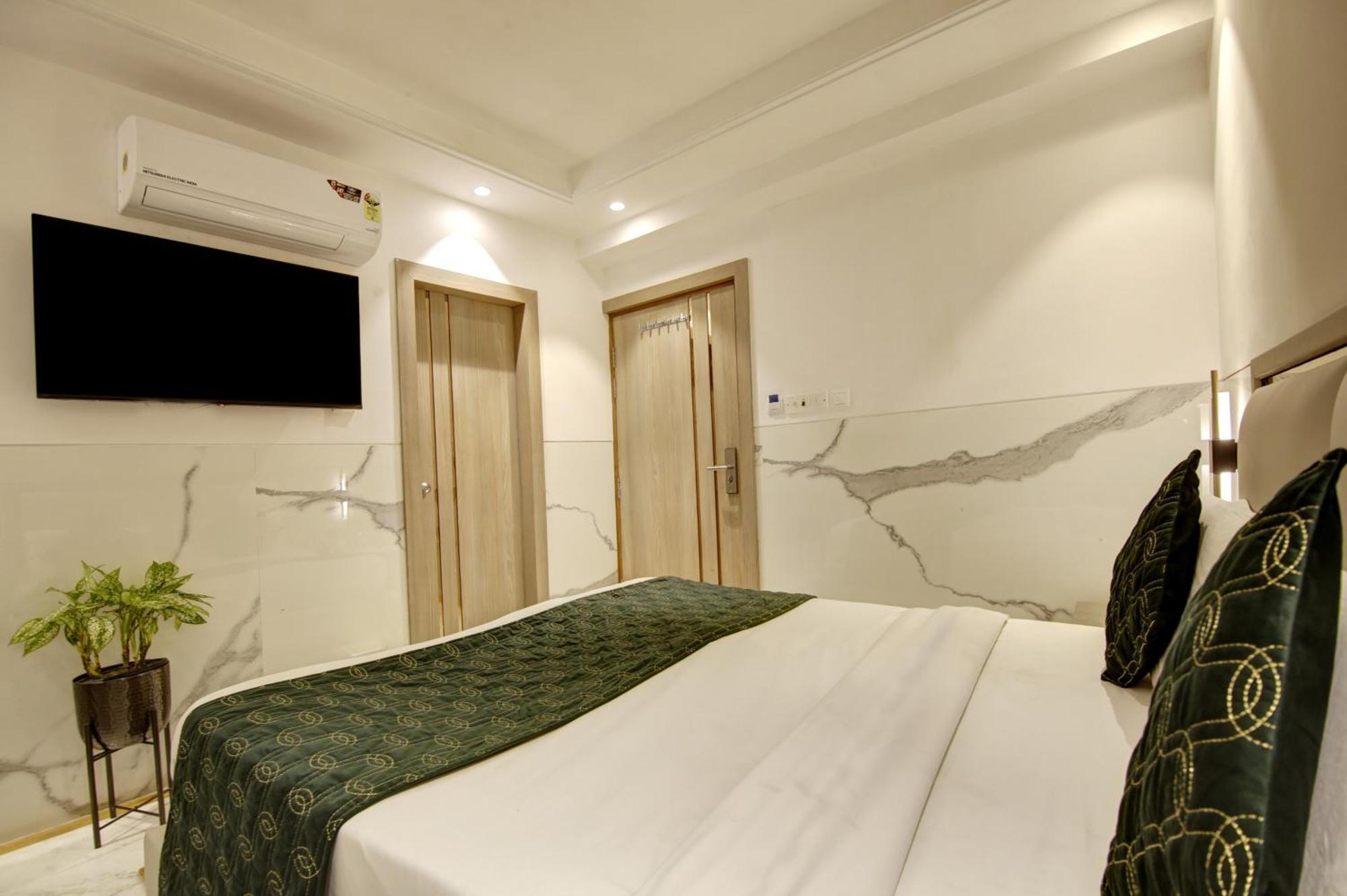Hotel International Inn - Near Delhi Airport Új-Delhi Kültér fotó