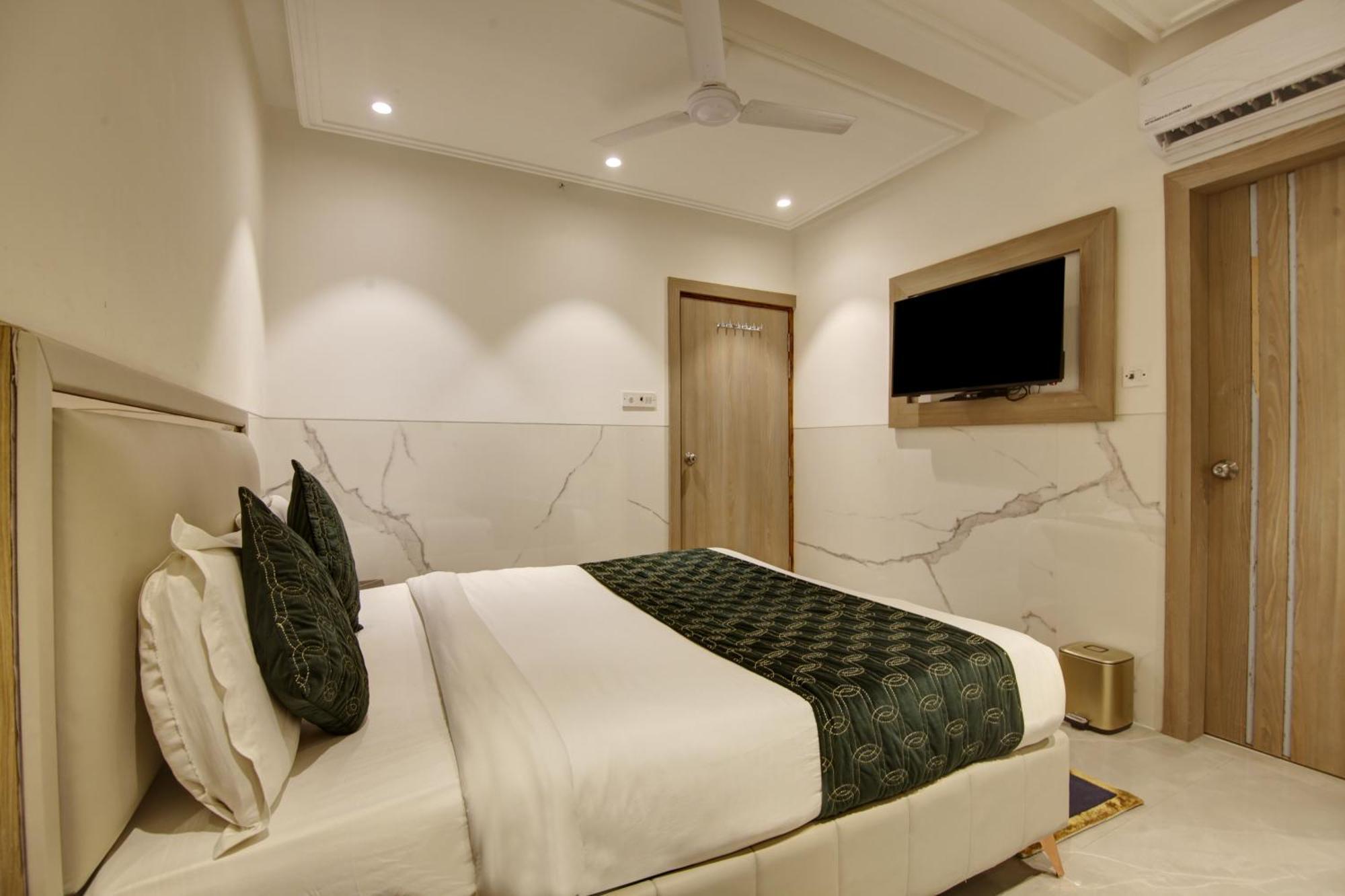 Hotel International Inn - Near Delhi Airport Új-Delhi Kültér fotó