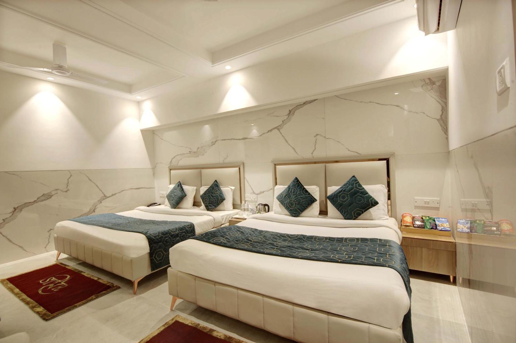 Hotel International Inn - Near Delhi Airport Új-Delhi Kültér fotó
