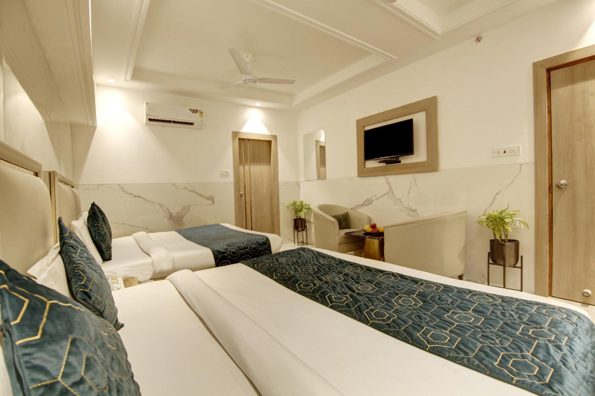 Hotel International Inn - Near Delhi Airport Új-Delhi Kültér fotó